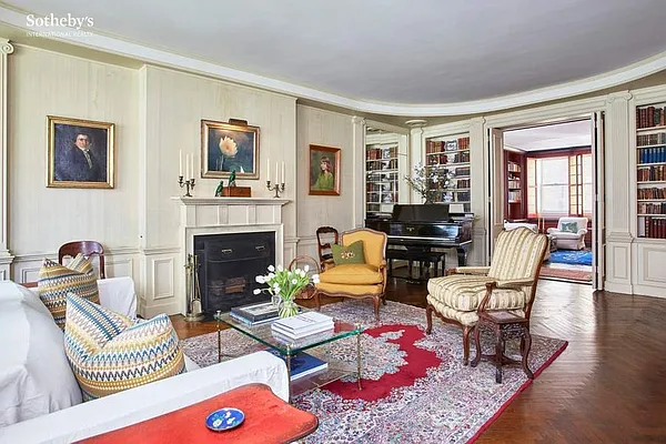 Sold by Sotheby's International Realty | media 17