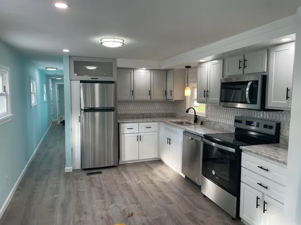 100 Rockingham Road #5, Derry, NH 03038