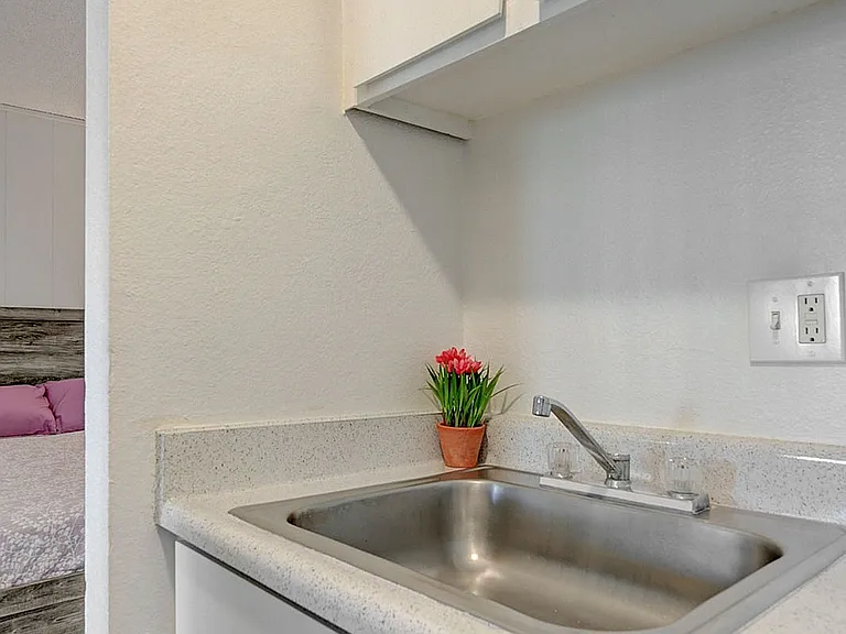 4050_Palos Verdes St_model-19