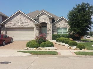 10000 Iron Ridge Dr, Fort Worth, TX 76140