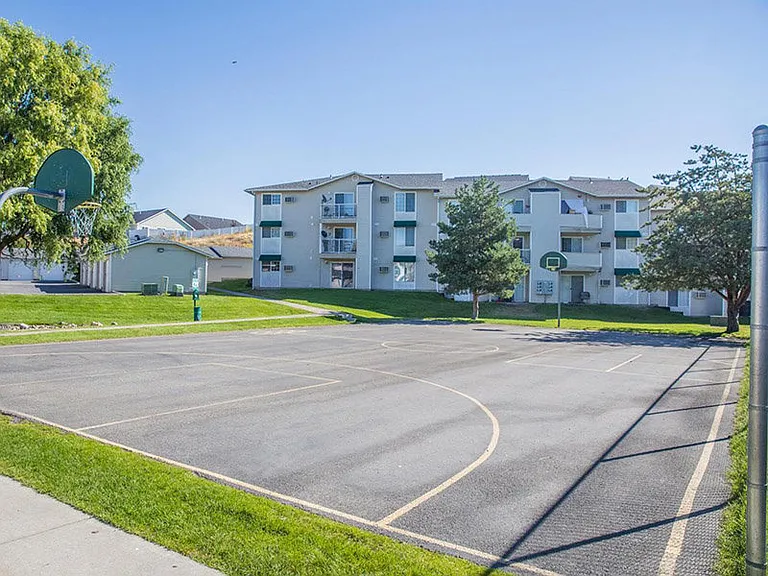 Eagle Pointe — Photo 13