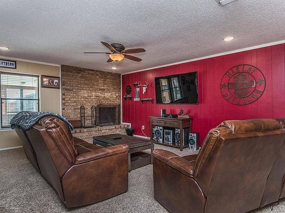4th image of 305 W Valencia Dr