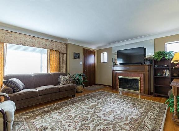 5th image of 8809 General Grant Ln
