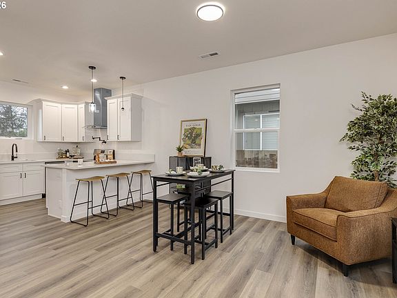 3rd image of 4801 SE Ina Ave