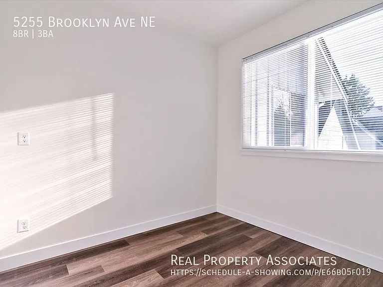 5255 Brooklyn Ave NE — Photo 27