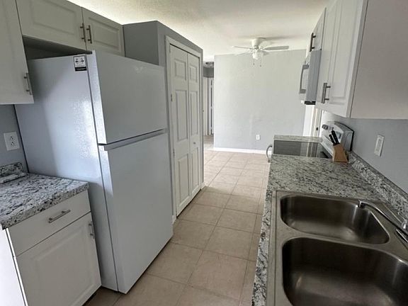 4th image of 21307 Glendale Ave