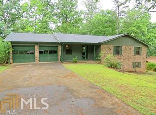 October Ln, Grantville, GA 30220