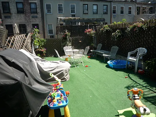 Rented by New Yorker Realty | media 25