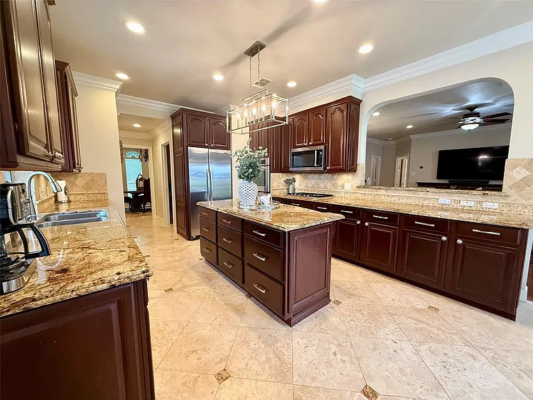 3514 Pickering Ln — Photo 6