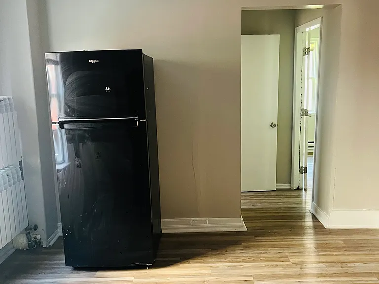 54 Maple St — Photo 5