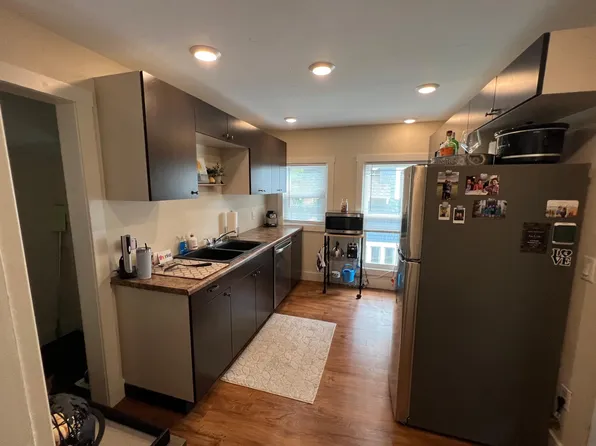 1115 Hermitage St SE APT 2, Grand Rapids, MI 49506