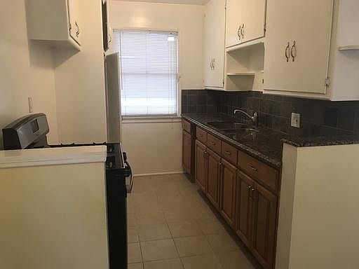 4th image of 1030 N Oxford Ave APT 4
