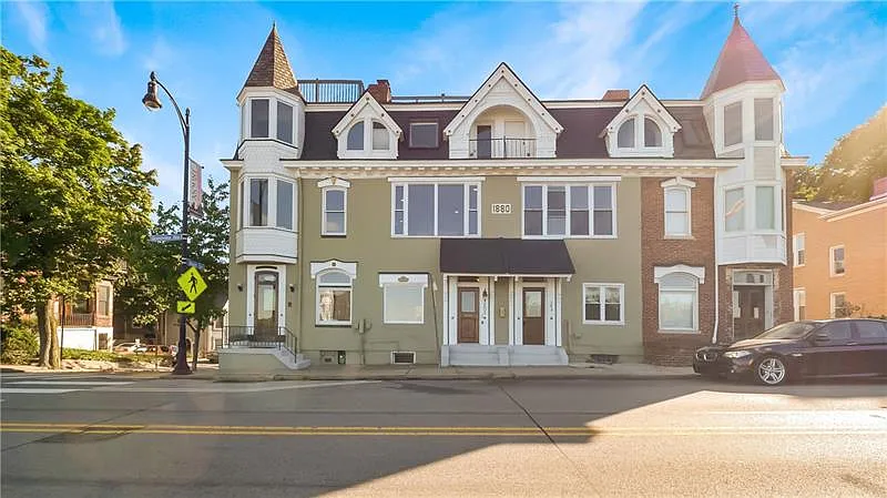 203 Grandview Ave photo 1