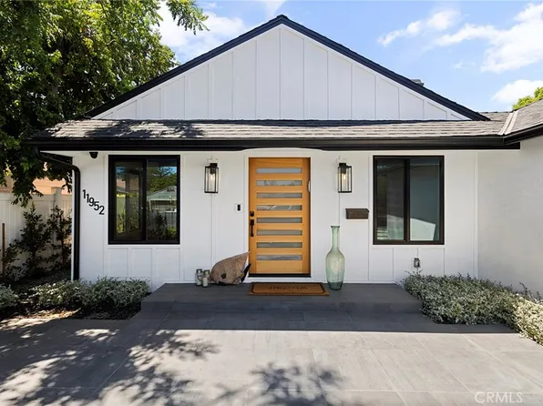 11952 Martha St, Valley Village, CA 91607