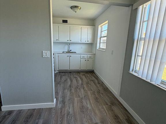 3rd image of 68 Sussex C