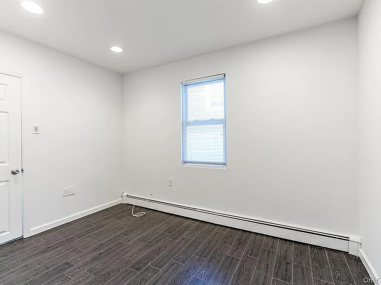 35 Tennesse Ave — Photo 14