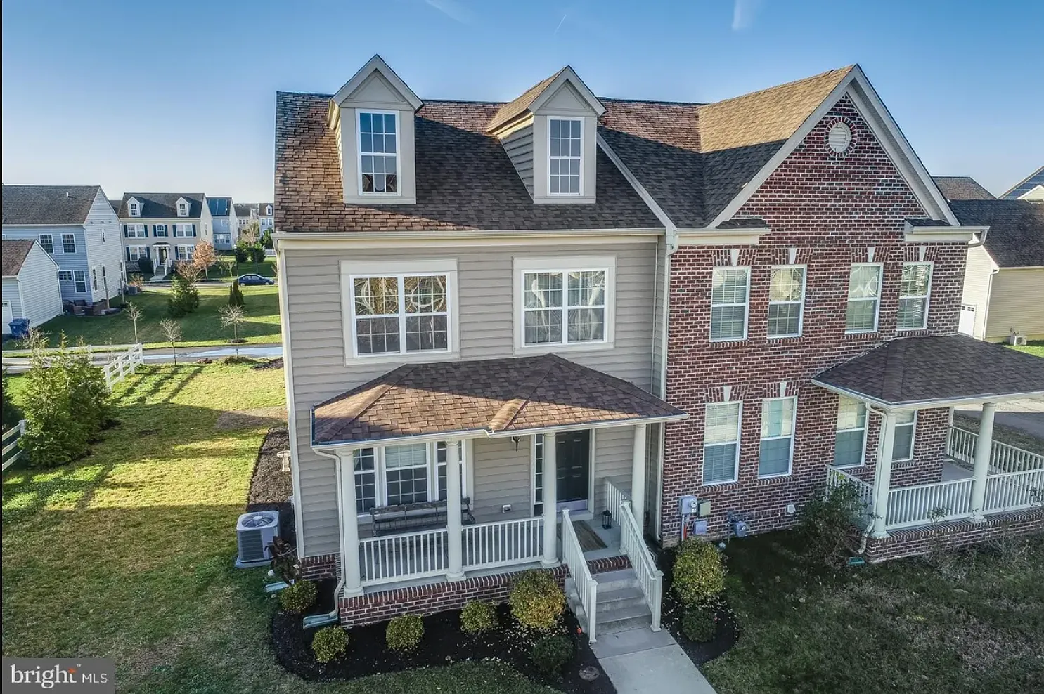 3 bed, 2.5 bath, 1875 sqft, $2,700 — Photo 1