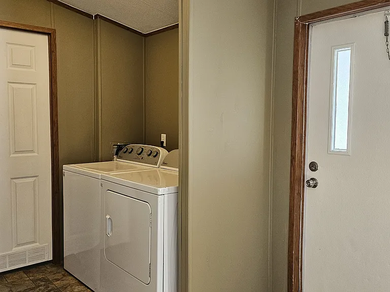 243 E Saint Charles Dr — Photo 8