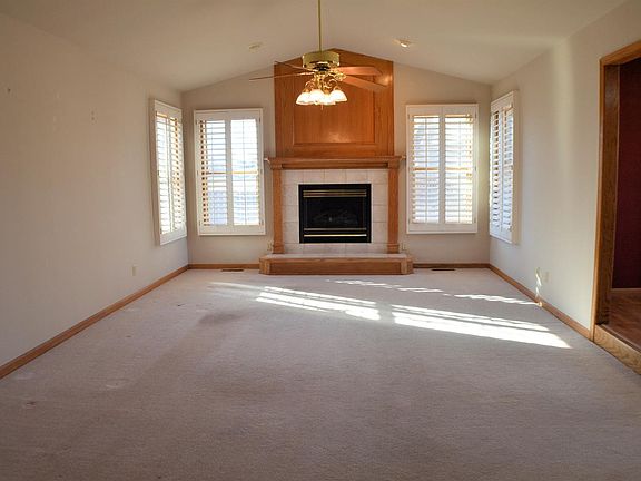 4th image of 2480 Lilac Dr