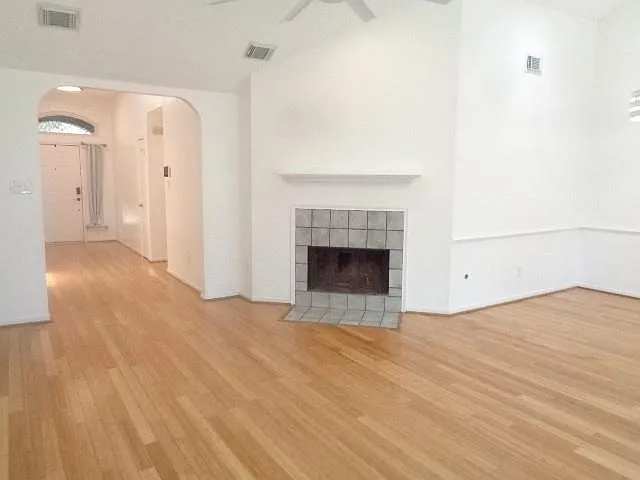 3406 Meadowlark Ln — Photo 4