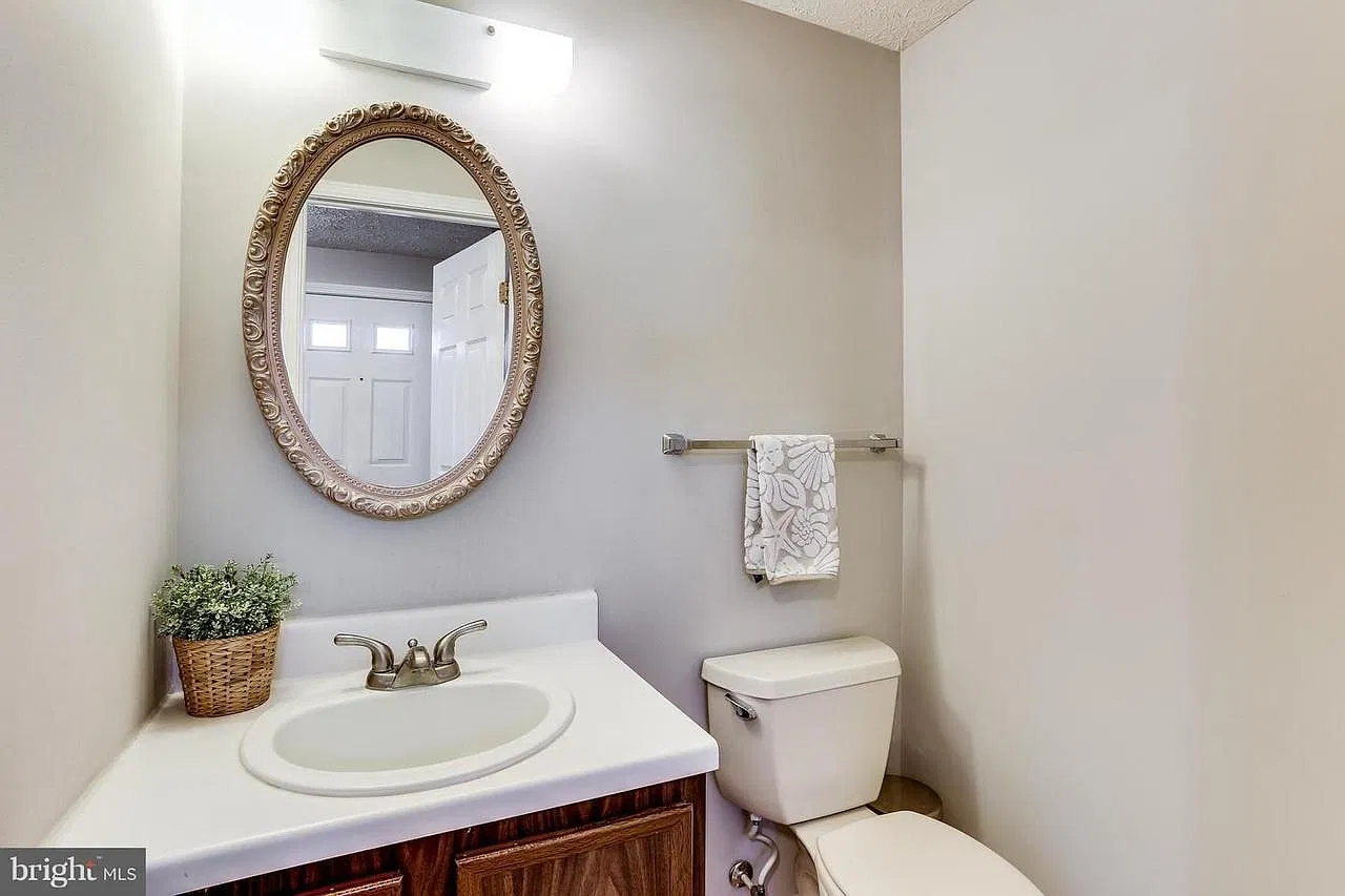 3 bed, 3.5 bath, 2880 sqft, $3,090 — Photo 4