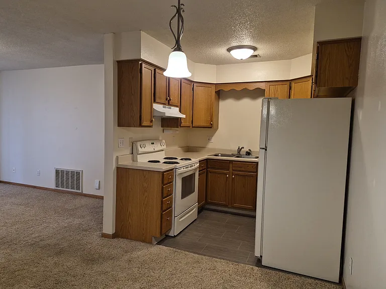 3507 Queen Dr - 7 — Photo 5