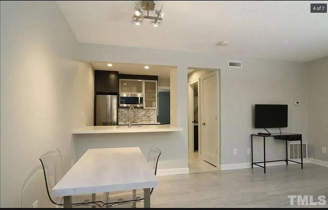 1 bed, 600 sqft, $1,390 — Photo 4