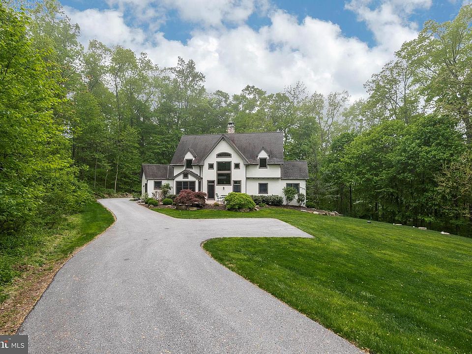 2nd image of 1501 S Beaver Hill Rd