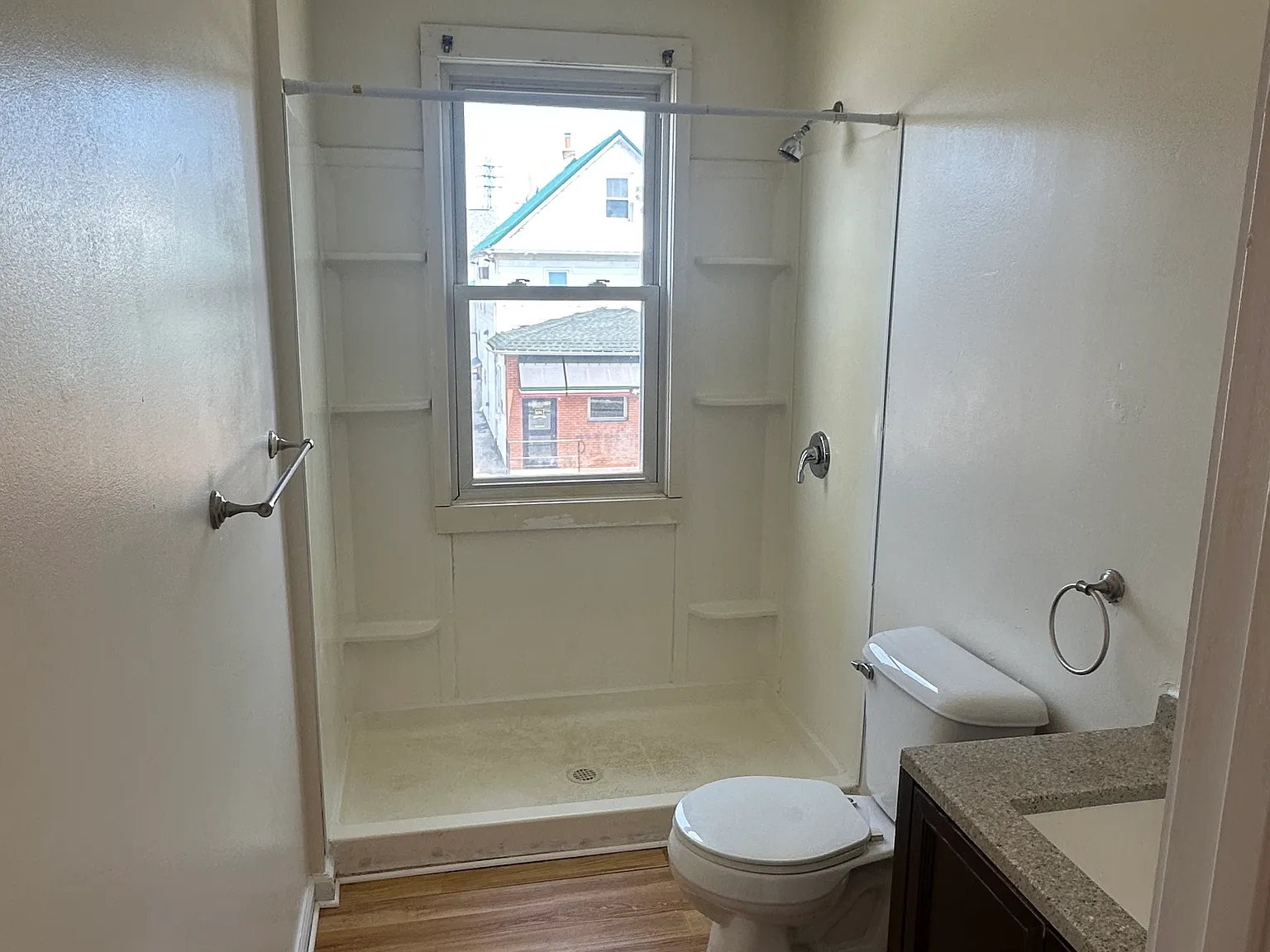 2 bed, 950 sqft, $1,100 — Photo 2