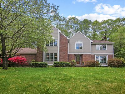 17 Fall Brook, Avon, CT, 06001