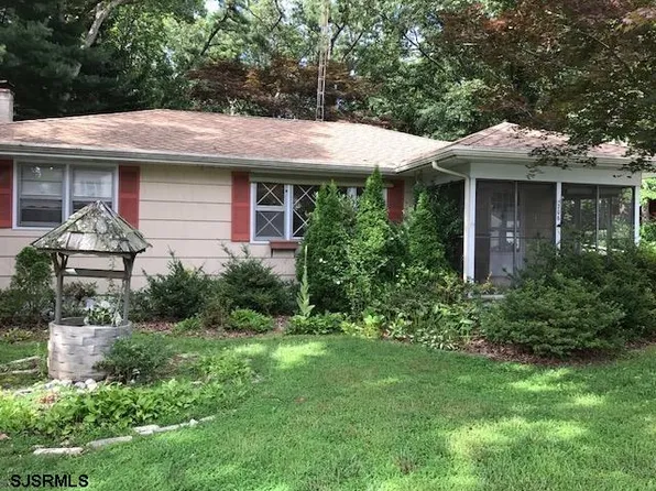 206 Hobart Ave, Absecon, NJ 08201