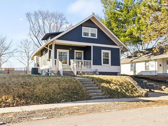 3rd image of 3205 W 42nd Ave