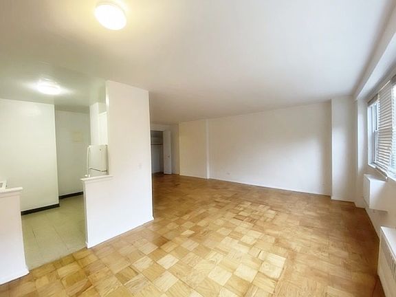 3rd image of 3660 Oxford Ave APT 2E