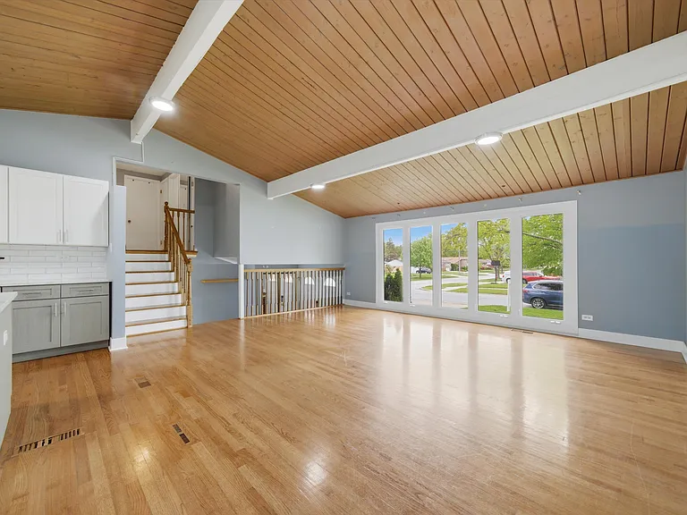 166 W Bradley St — Photo 16