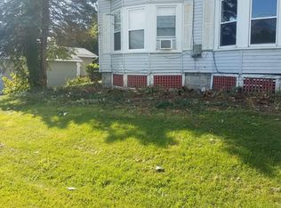 3 Cottage St APT 1, Fairfield, ME 04937