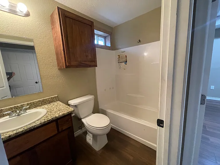 1604-1606 W Milam St #1604-B — Photo 6