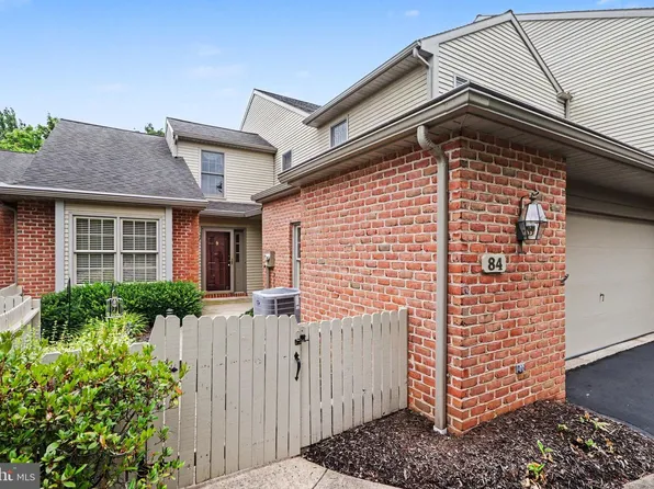 84 Cambridge Dr, Hershey, PA 17033