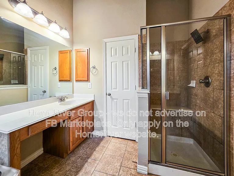 647 E Sandra Ln — Photo 9