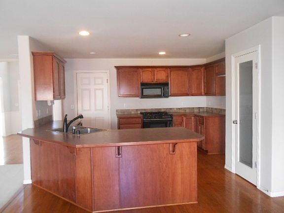 4th image of 38019 35th Way S
