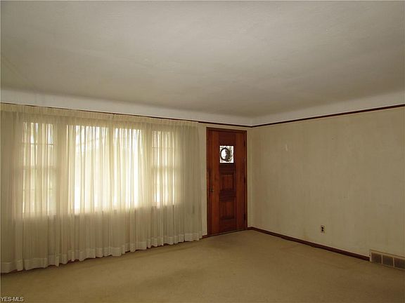 5th image of 10900 Kader Dr