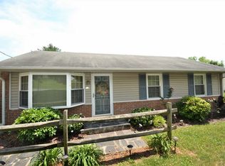 729 Kenyon Rd, Vinton, VA 24179