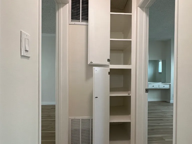 4710 Vantage Ave #4 — Photo 10