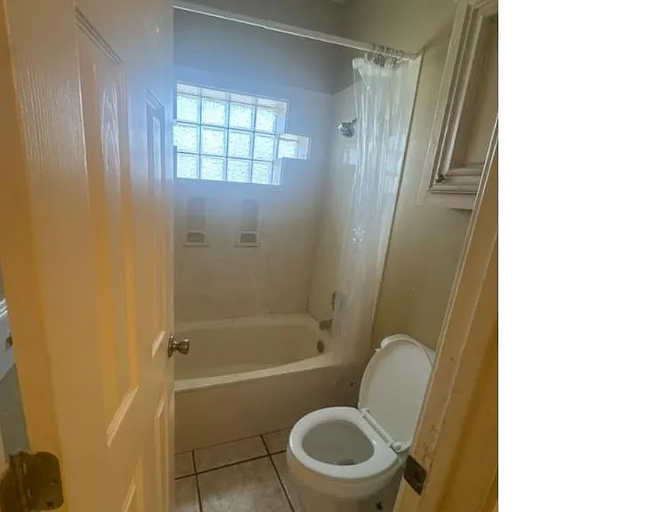606 Buena Vista Dr #B — Photo 3