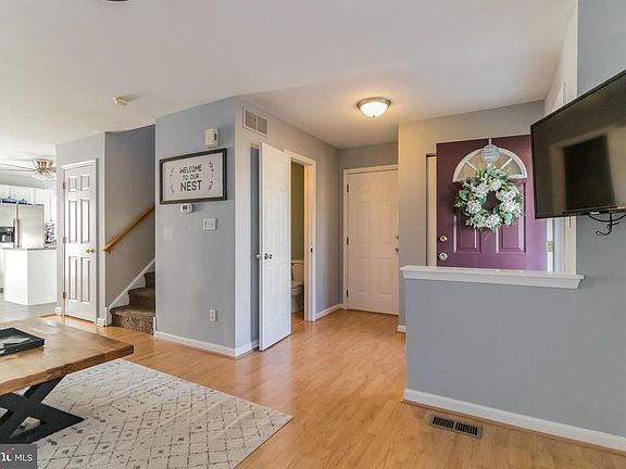 3rd image of 243 Academy Ln