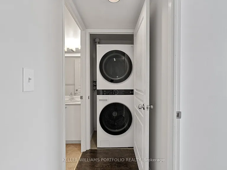 1829 Queen St E #408 — Photo 21