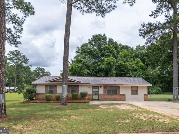 1903 Armory Dr, Americus, GA 31719