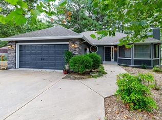 2 Whitby Ln, Bella Vista, AR 72714