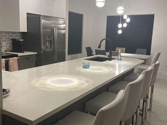 Kitchen bar