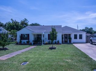 2841 Berry Ave, Groves, TX 77619