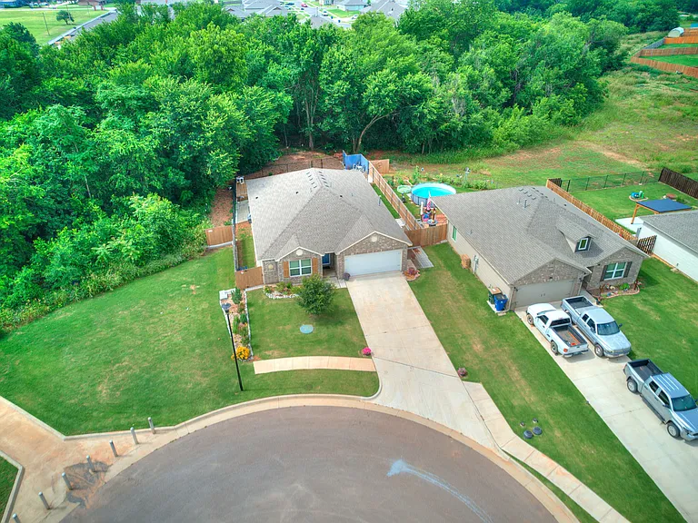 1927 Dillards Dr — Photo 18